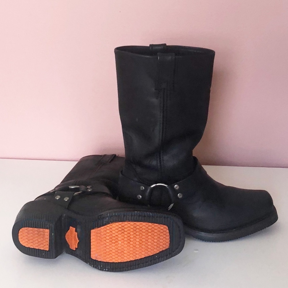 Halley Davison Black Ankle Booties • 7 W